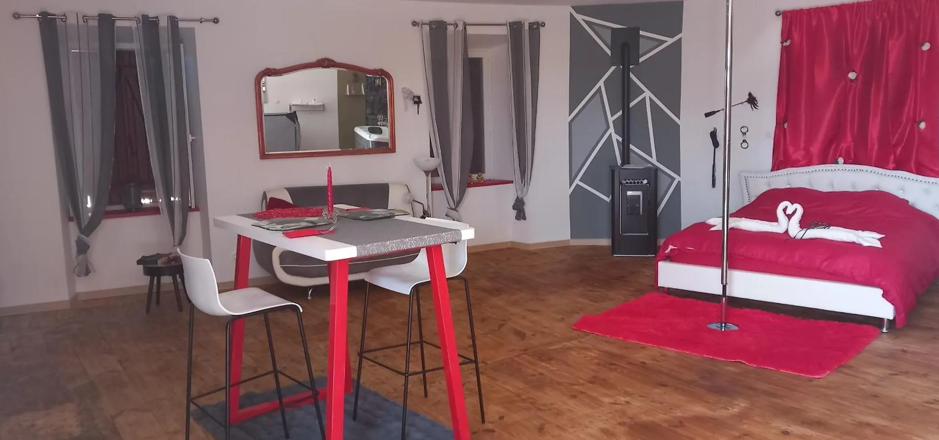 Loveroom Loft 50 Nuances De Grey Saint-Mary-le-Plain France